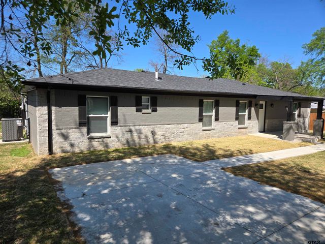 104 Leland Dr, Athens, TX 75751