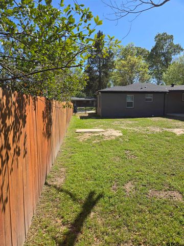 104 Leland Dr, Athens, TX 75751