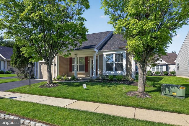 8 IMPATIENS CT, Marlton, NJ 08053