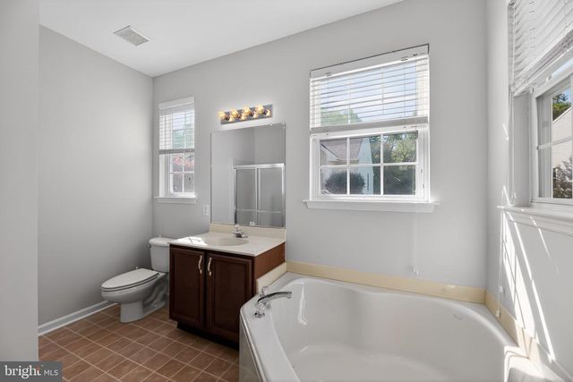 8 IMPATIENS CT, Marlton, NJ 08053