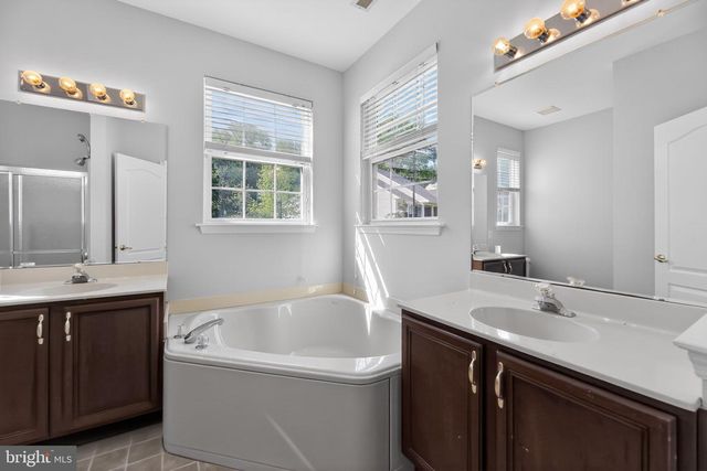 8 IMPATIENS CT, Marlton, NJ 08053