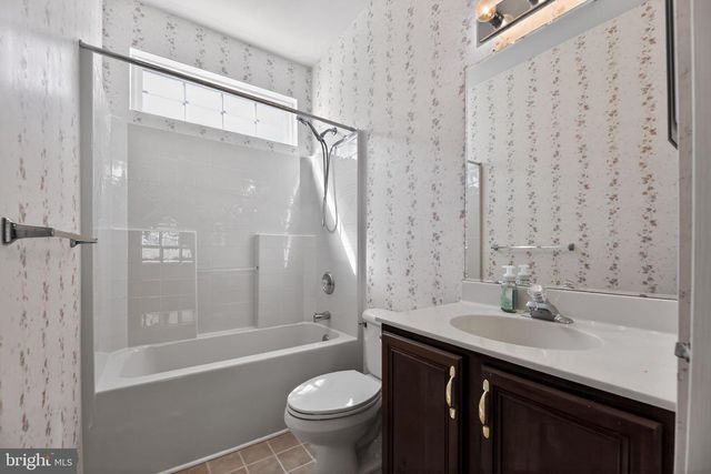 8 IMPATIENS CT, Marlton, NJ 08053