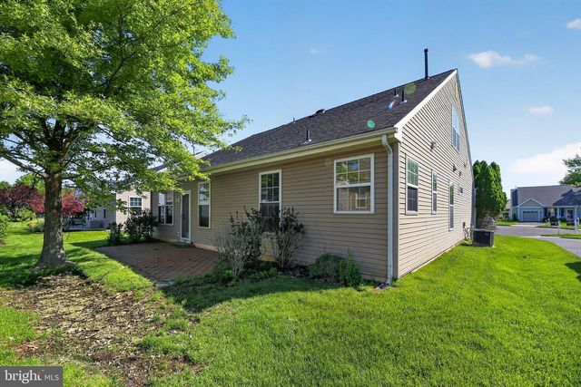 8 IMPATIENS CT, Marlton, NJ 08053