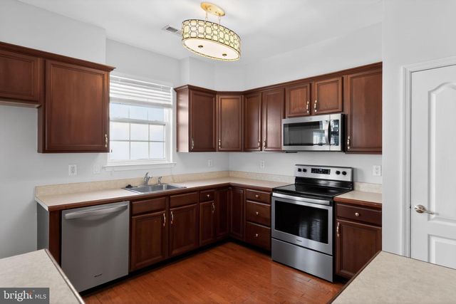 8 IMPATIENS CT, Marlton, NJ 08053