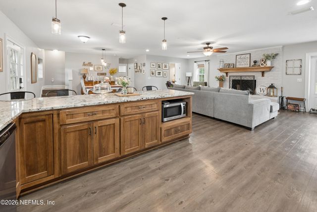 606 W MARKET Road, Starke, FL 32091
