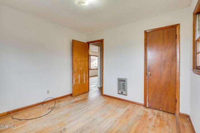 2009 Indian Ridge Road, Johnson City, TN 37604