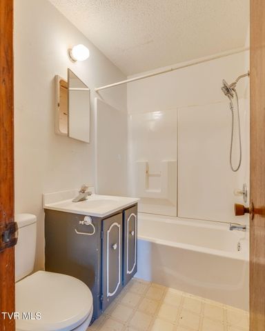 2009 Indian Ridge Road, Johnson City, TN 37604