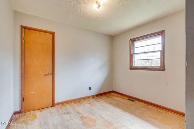 2009 Indian Ridge Road, Johnson City, TN 37604