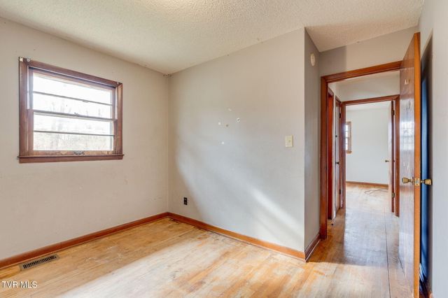 2009 Indian Ridge Road, Johnson City, TN 37604