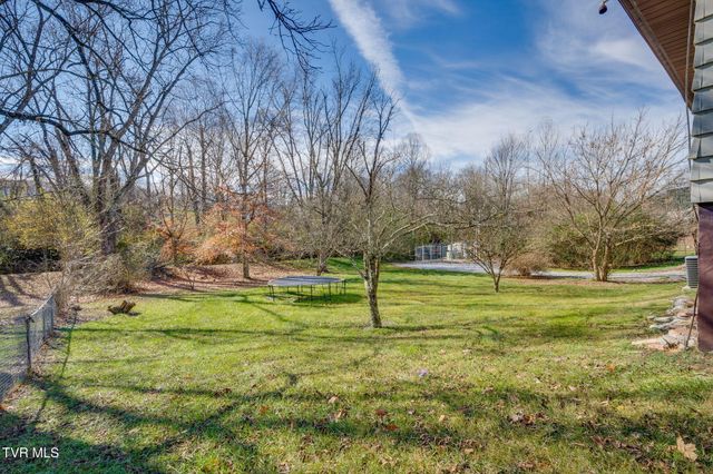 2009 Indian Ridge Road, Johnson City, TN 37604