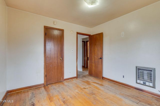 2009 Indian Ridge Road, Johnson City, TN 37604