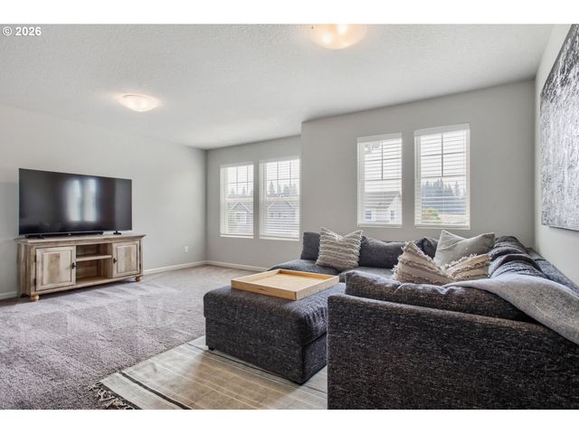 38475 MAPLE St, Sandy, OR 97055