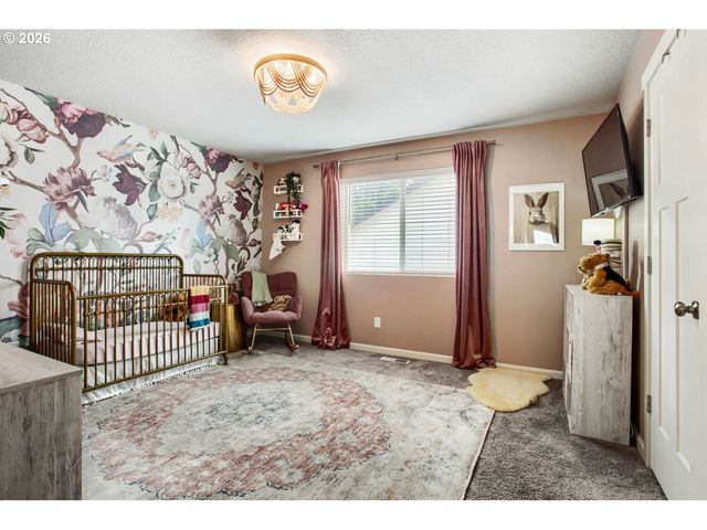 38475 MAPLE St, Sandy, OR 97055