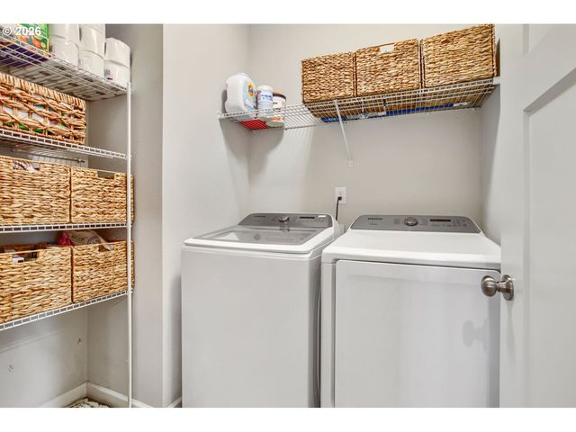 38475 MAPLE St, Sandy, OR 97055