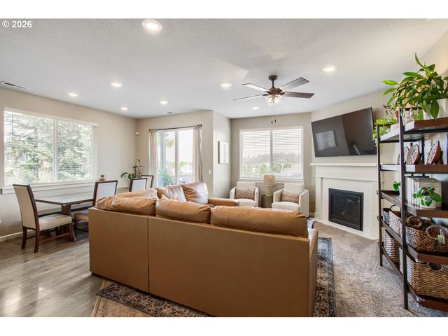 38475 MAPLE St, Sandy, OR 97055