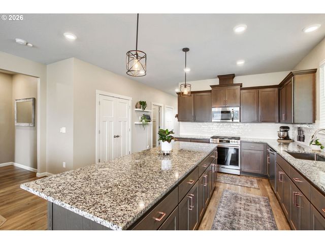 38475 MAPLE St, Sandy, OR 97055