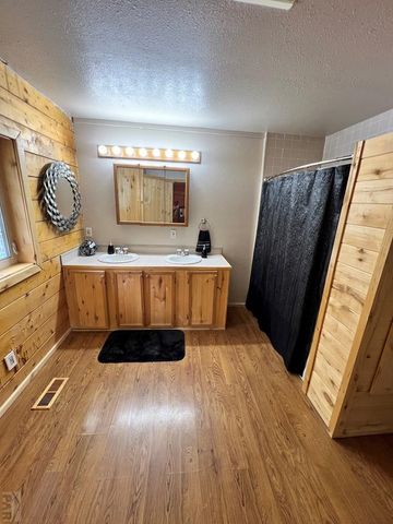 105 St Charles Ave, Rye, CO 81069