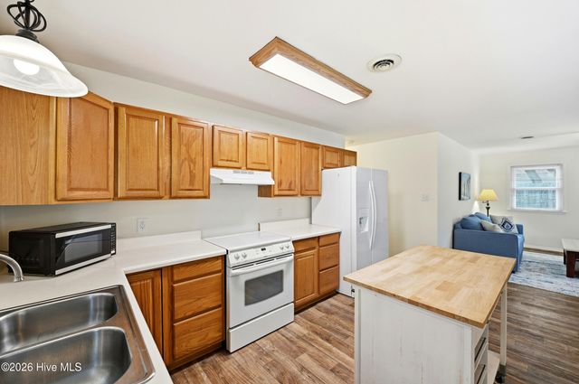 152 NW 6th Street, Oak Island, NC 28465