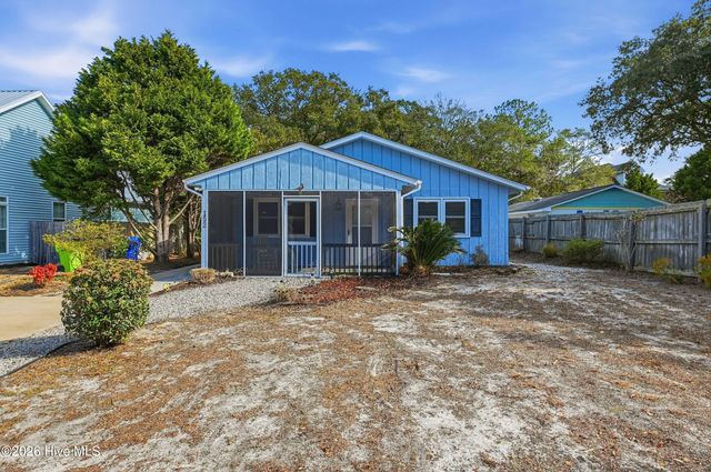 152 NW 6th Street, Oak Island, NC 28465