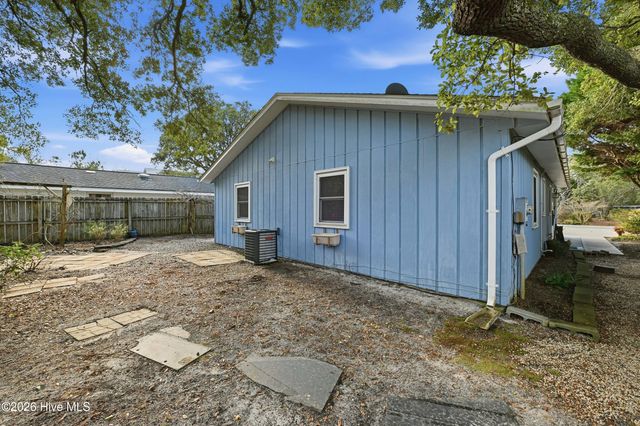 152 NW 6th Street, Oak Island, NC 28465
