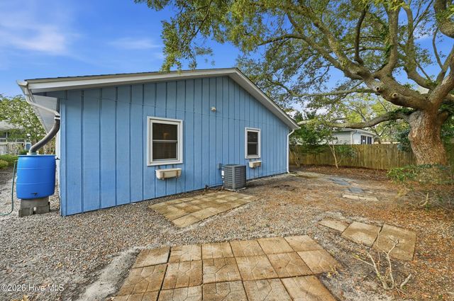 152 NW 6th Street, Oak Island, NC 28465