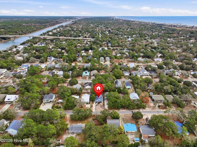 152 NW 6th Street, Oak Island, NC 28465