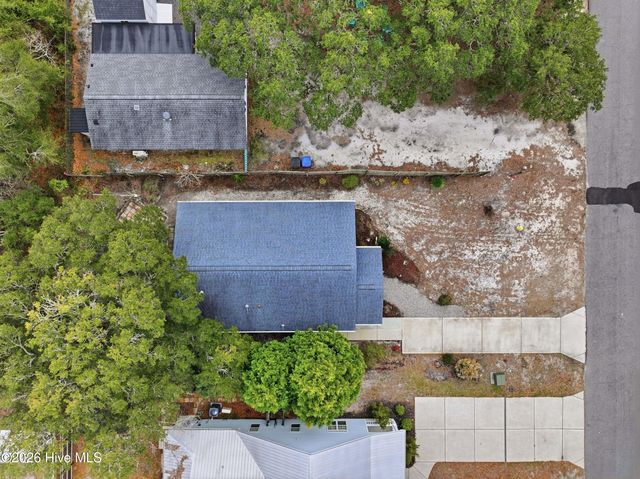 152 NW 6th Street, Oak Island, NC 28465