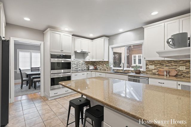 842 Giddings Avenue, Grand Rapids, MI 49506