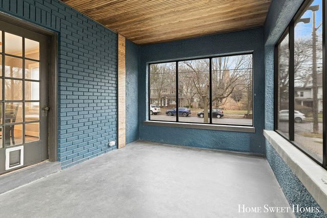 842 Giddings Avenue, Grand Rapids, MI 49506