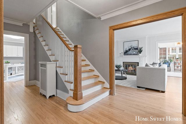 842 Giddings Avenue, Grand Rapids, MI 49506