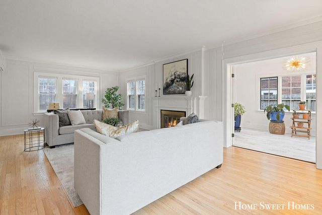 842 Giddings Avenue, Grand Rapids, MI 49506