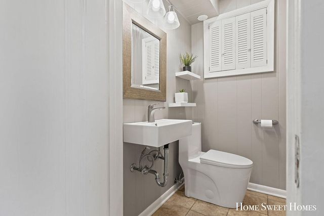 842 Giddings Avenue, Grand Rapids, MI 49506