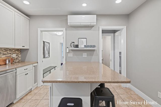 842 Giddings Avenue, Grand Rapids, MI 49506