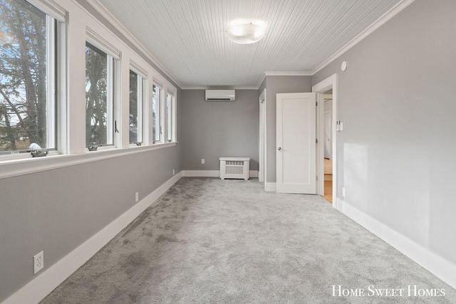 842 Giddings Avenue, Grand Rapids, MI 49506