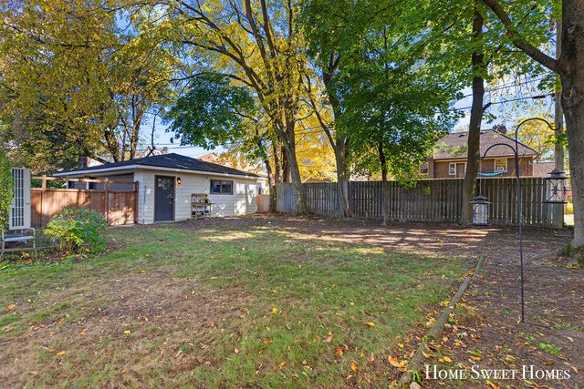 842 Giddings Avenue, Grand Rapids, MI 49506