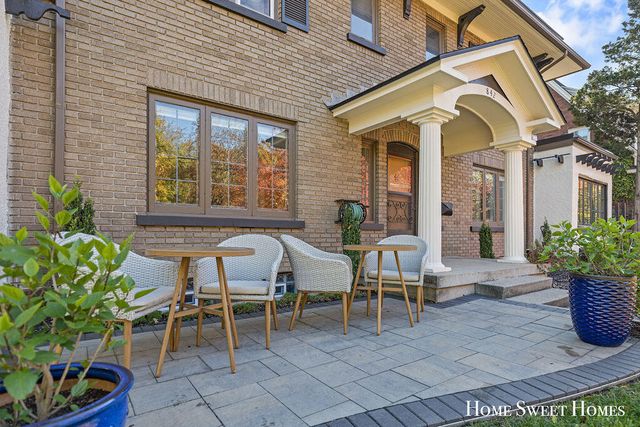 842 Giddings Avenue, Grand Rapids, MI 49506