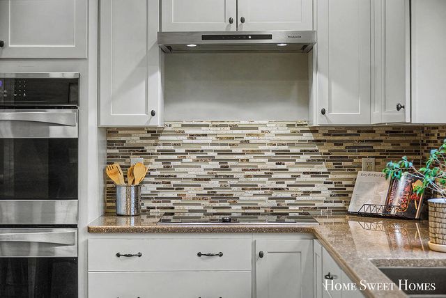 842 Giddings Avenue, Grand Rapids, MI 49506