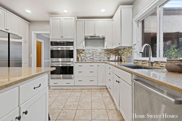 842 Giddings Avenue, Grand Rapids, MI 49506