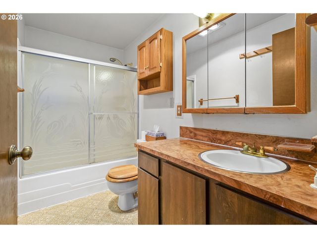 10047 Sw 25TH Ave, Portland, OR 97219