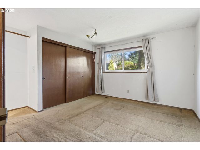 10047 Sw 25TH Ave, Portland, OR 97219