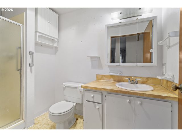 10047 Sw 25TH Ave, Portland, OR 97219