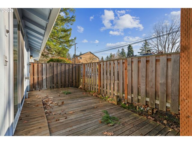 10047 Sw 25TH Ave, Portland, OR 97219