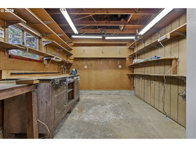 10047 Sw 25TH Ave, Portland, OR 97219