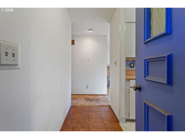 10047 Sw 25TH Ave, Portland, OR 97219