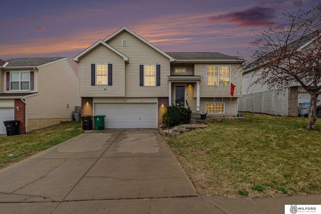 8773 Kimball Street, Omaha, NE 68122