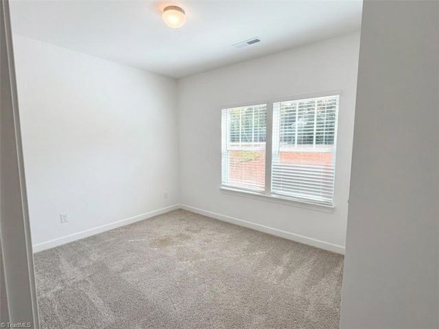 5166 Paramount Road 1061, Pfafftown, NC 27040
