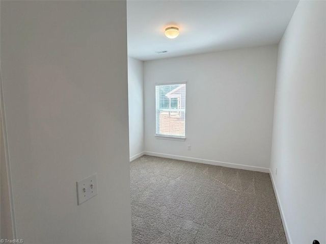 5166 Paramount Road 1061, Pfafftown, NC 27040