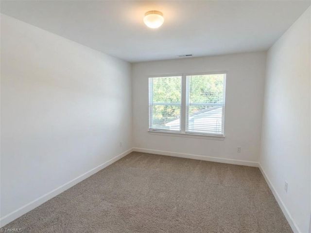 5166 Paramount Road 1061, Pfafftown, NC 27040