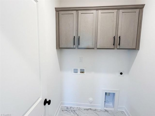 5166 Paramount Road 1061, Pfafftown, NC 27040