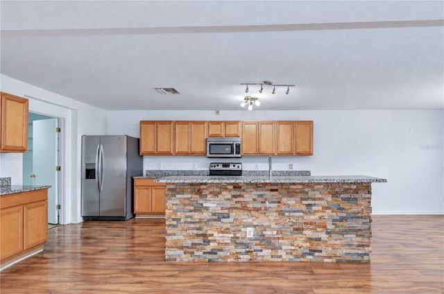 10924 SUBTLE TRAIL DRIVE, Riverview, FL 33579